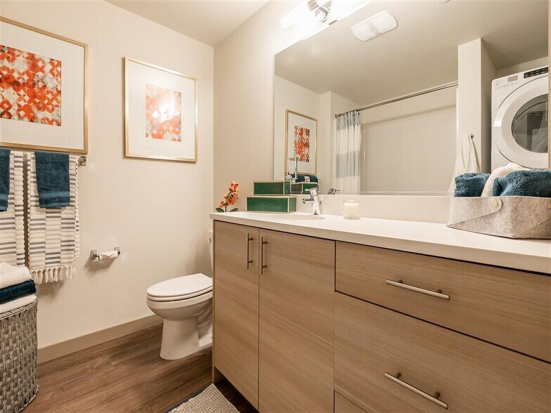 More Photos Of 2200 W Meeker St, Kent Apartments For Lease