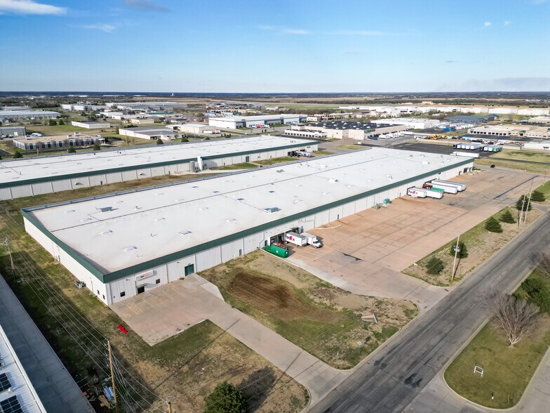 More Photos Of 8908 E 34th St, Wichita Warehouse For Lease