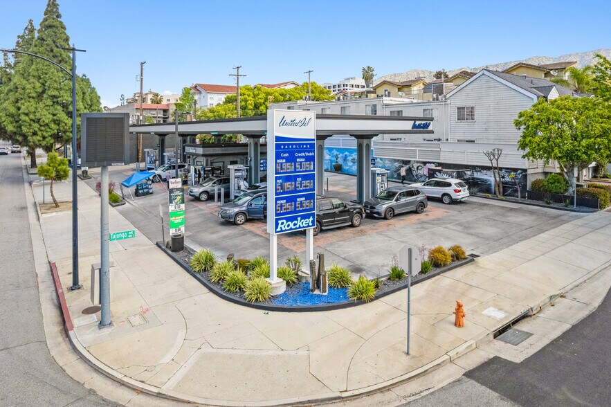 More Photos Of 250 S Glenoaks Blvd, Burbank Service Station For Sale