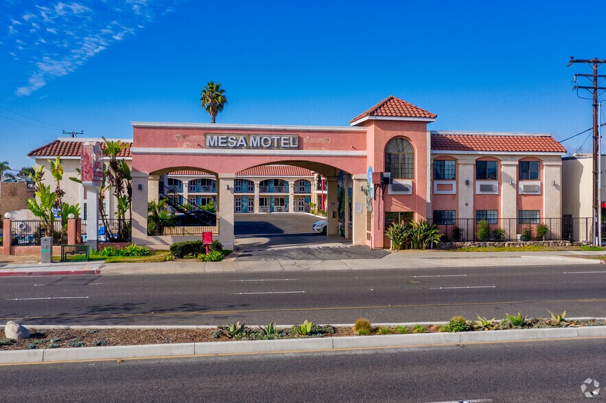 Primary Photo Of 2205 Harbor Blvd, Costa Mesa Hotel For Sale