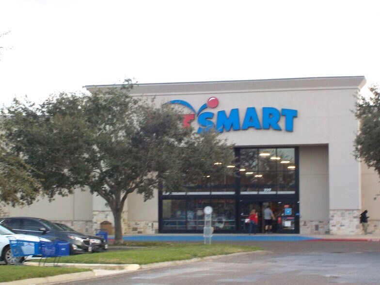 More Photos Of 1222 Dixieland Rd, Harlingen Storefront Retail Office For Lease