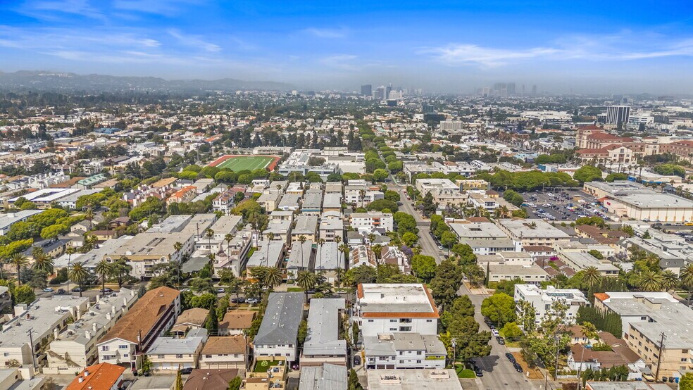 More Photos Of 1050 12th St, Santa Monica Apartments For Sale
