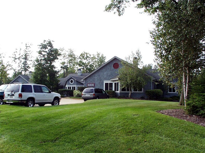 More Photos Of 4831 Darrow Rd, Stow Medical For Lease
