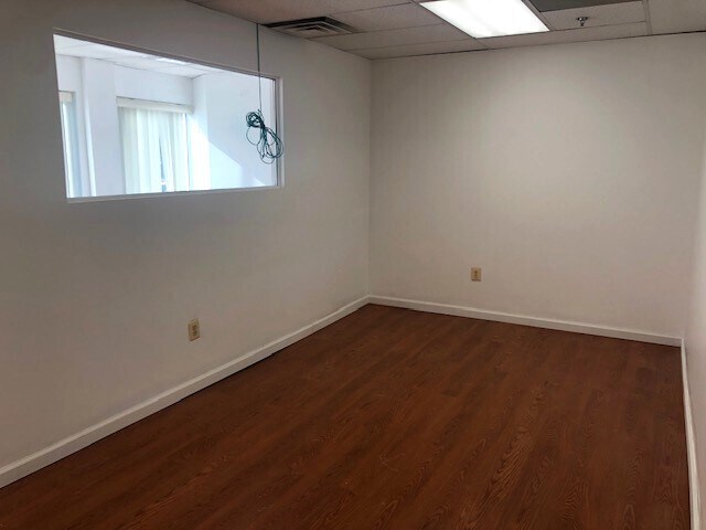 More Photos Of 239 New Rd, Parsippany Office For Lease