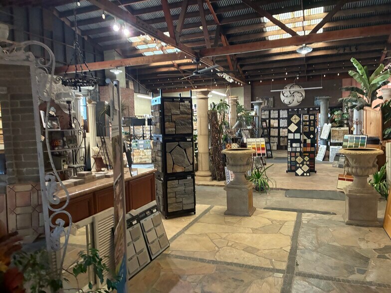 More Photos Of 3150 Power Inn Rd, Sacramento Showroom For Sale