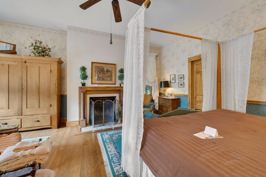 More Photos Of 146 S 3rd St, Ste Genevieve Hospitality For Sale