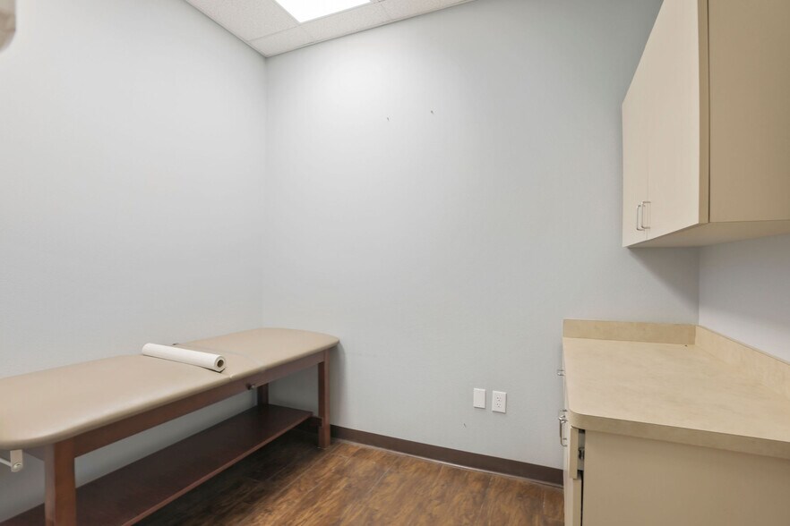 More Photos Of 118 Shenandoah Dr, The Woodlands Freestanding For Sale