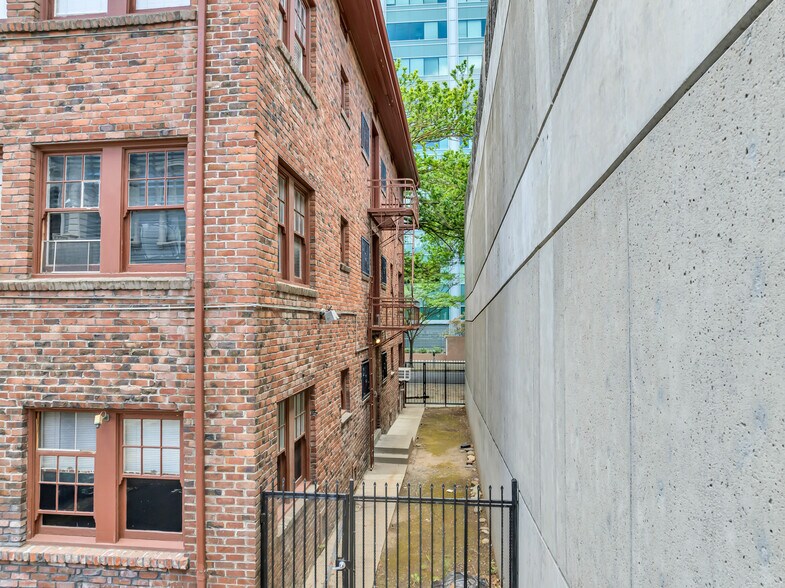 More Photos Of 1021 H St, Sacramento Apartments For Sale
