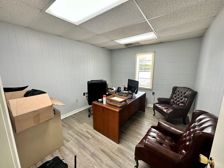 More Photos Of Exit 61, I-22, New Albany MS, New Albany Fast Food For Sale