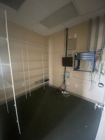 More Photos Of 15506 County Line Rd, Spring Hill Daycare Center For Lease