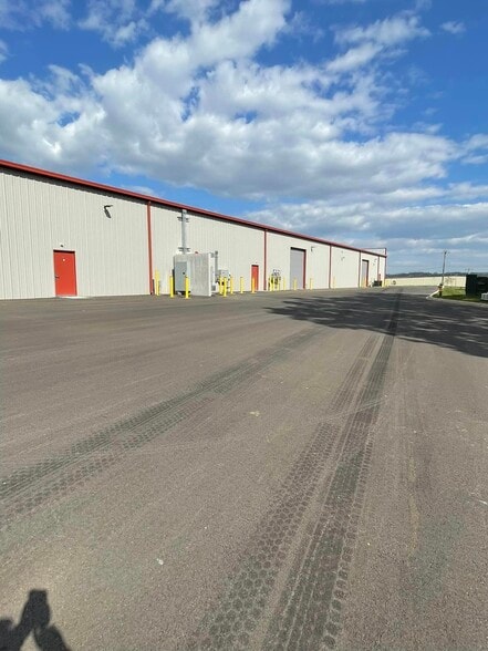 More Photos Of 331 Aviation Way, Frederick Light Manufacturing For Lease