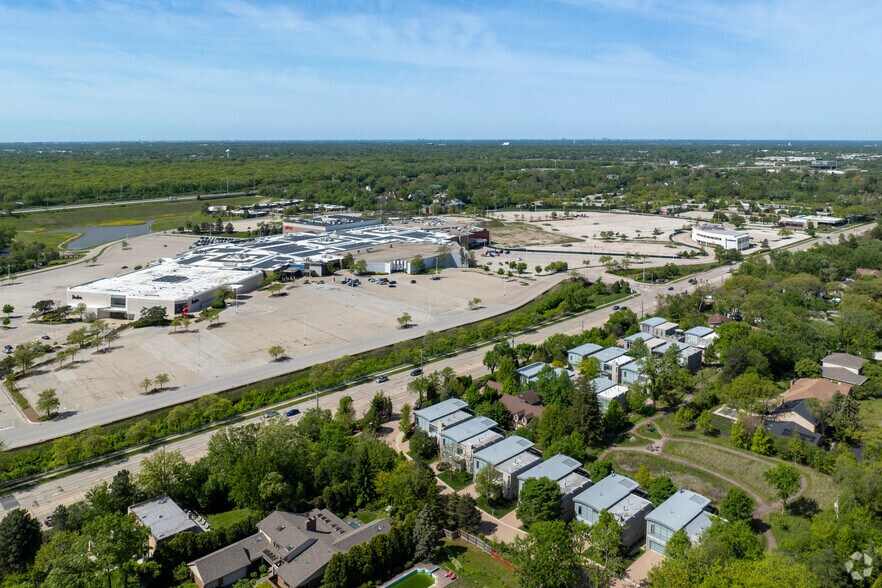 More Photos Of 1515 Lake Cook Rd, Northbrook Apartments For Lease