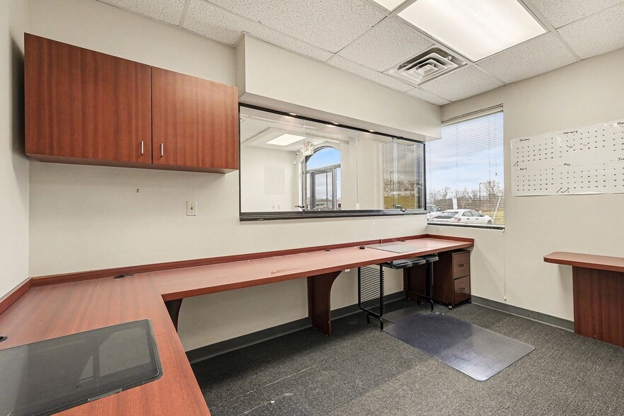 More Photos Of 599 Freedom Park Dr, Edgewood Medical For Lease