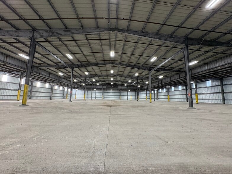 Primary Photo Of 101 W 4th St, Freeport Warehouse For Lease