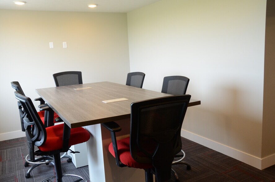 More Photos Of 21866 Williams Cir, Gretna Warehouse For Lease