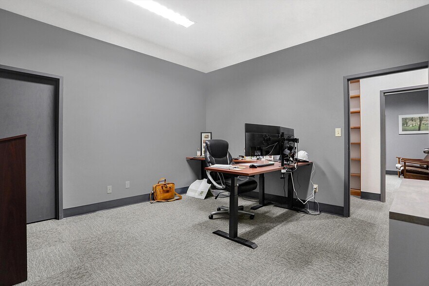 More Photos Of 615 Russell Ave, Indianapolis Medical For Sale