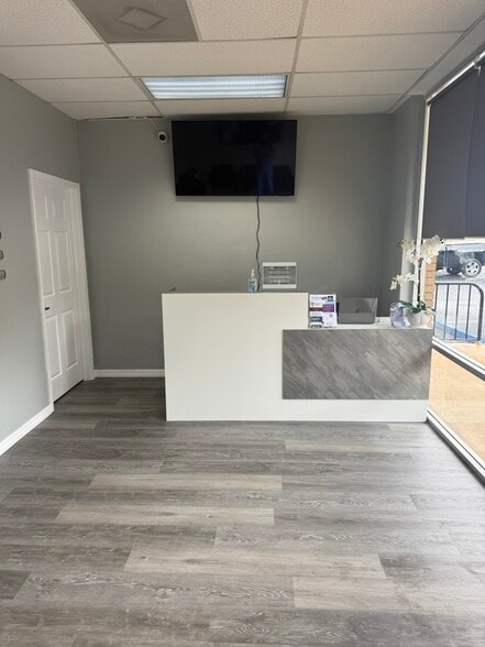 More Photos Of 1206-1214 Bowman St, Clermont Freestanding For Lease