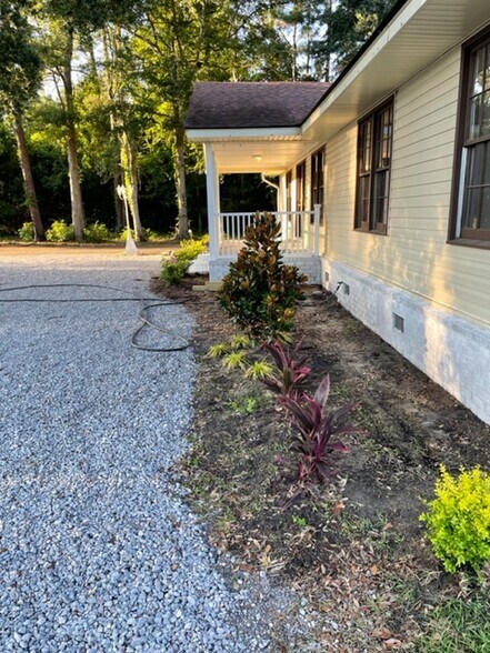 More Photos Of 2094 S Live Oak Dr, Moncks Corner Loft Creative Space For Lease