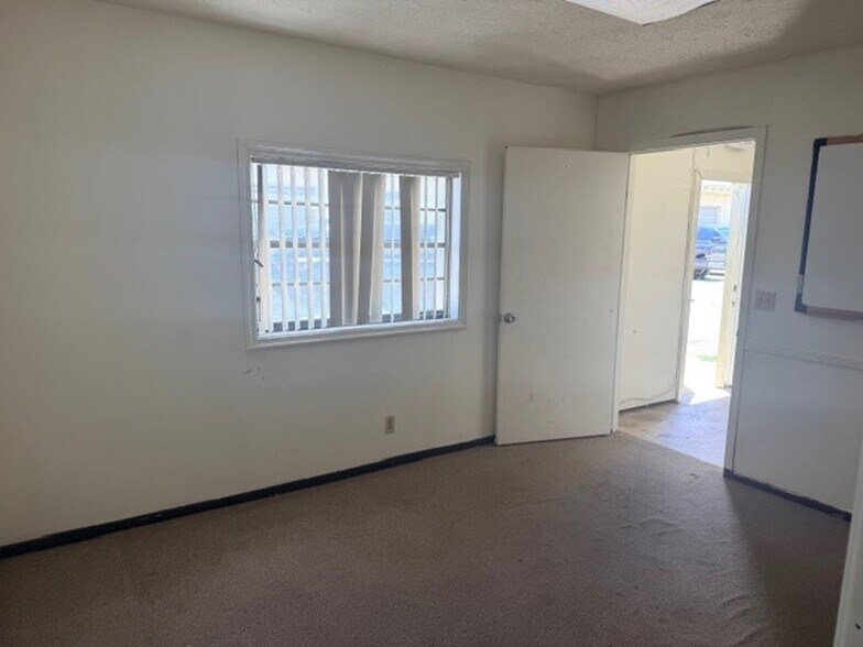 More Photos Of 123 East Coast Ave, Hypoluxo Light Distribution For Lease