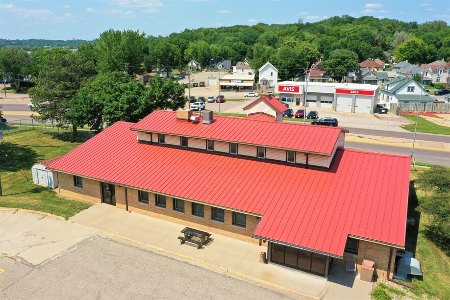 Primary Photo Of 2800 Gordon Dr, Sioux City Office Residential For Lease