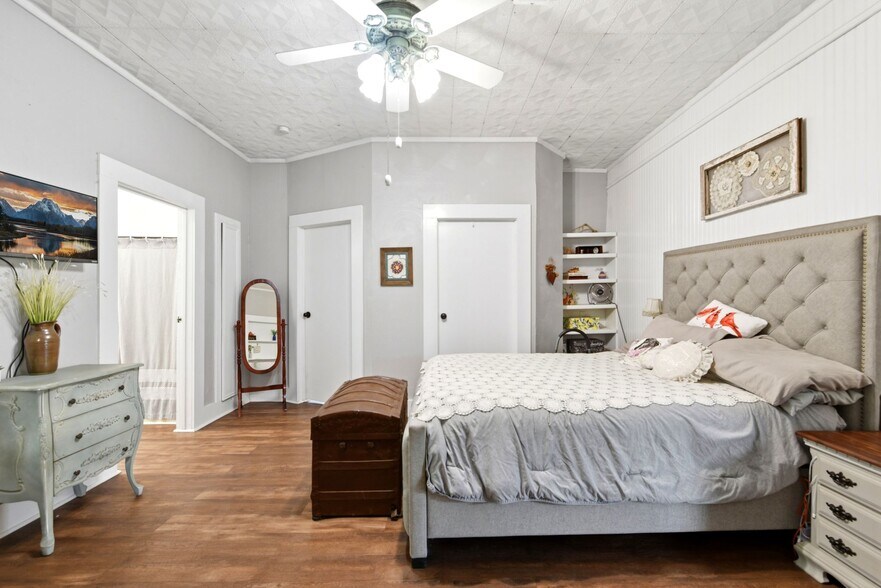 More Photos Of 9282 State Highway 75 S, New Waverly Freestanding For Sale