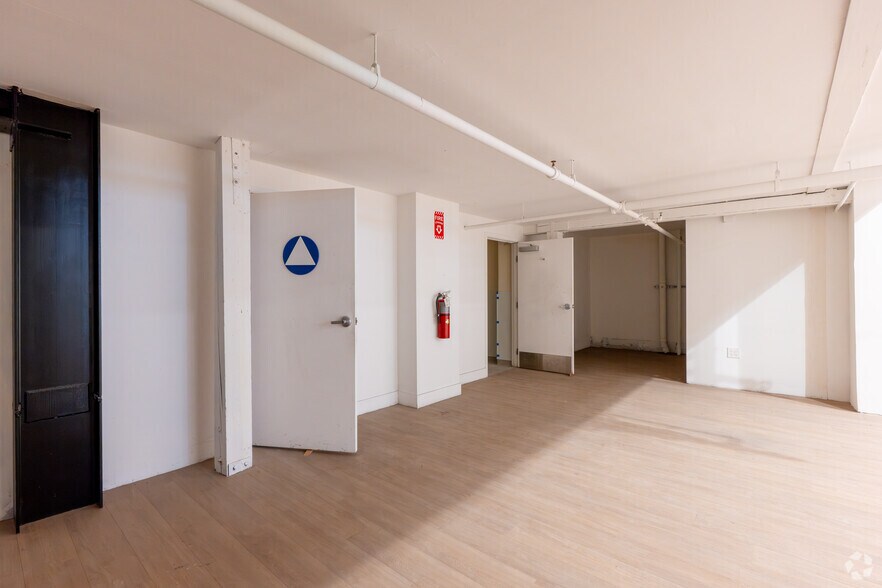 More Photos Of 734 S Main St, Los Angeles Loft Creative Space For Lease