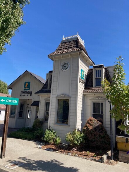 More Photos Of 641 Main St, Weaverville Storefront Retail Office For Lease