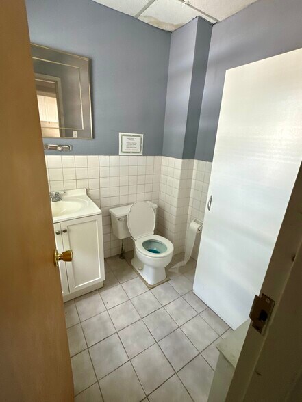 More Photos Of 5 Montague St, Yonkers Office For Lease