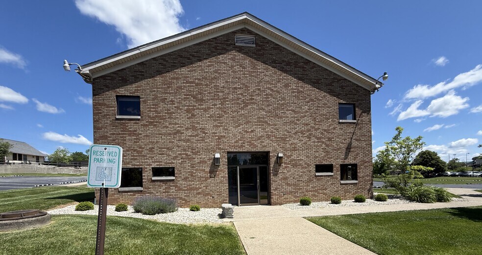 More Photos Of 4 Physicians Park, Frankfort Healthcare For Sale