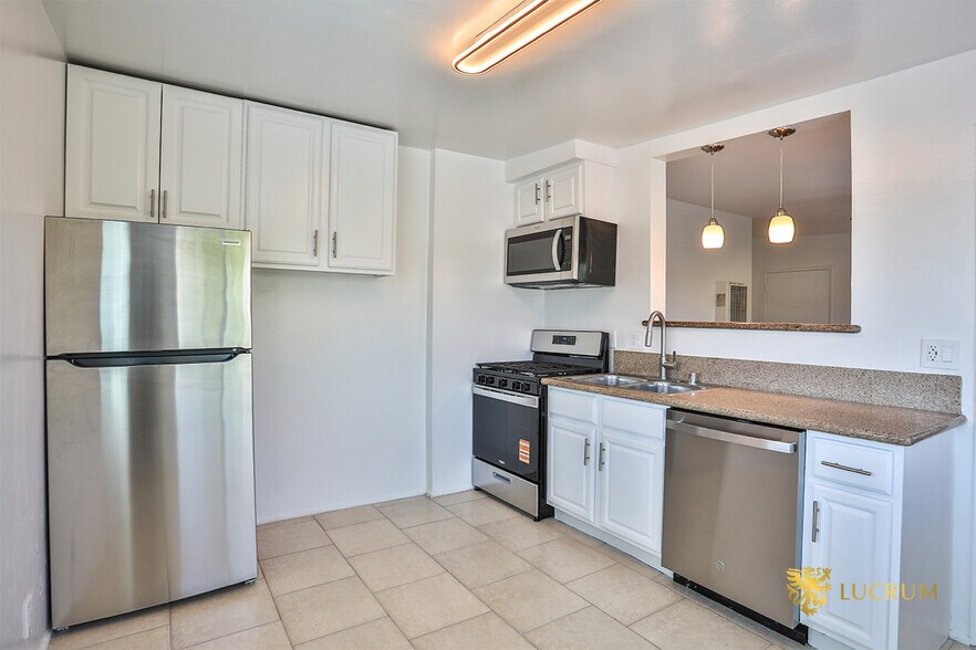 More Photos Of 6944-6954 Coldwater Canyon Ave, North Hollywood Apartments For Sale