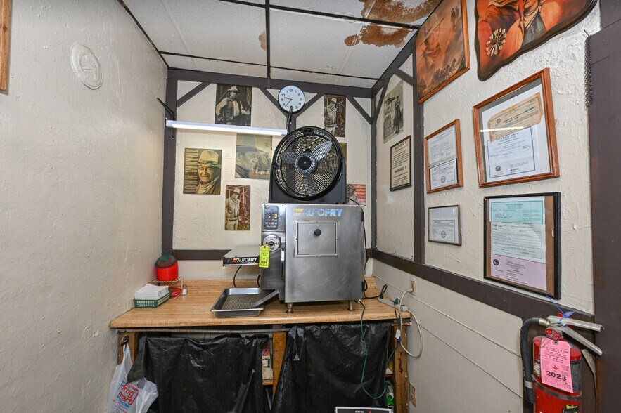 More Photos Of 3908 Denison Ave, Cleveland General Retail For Sale