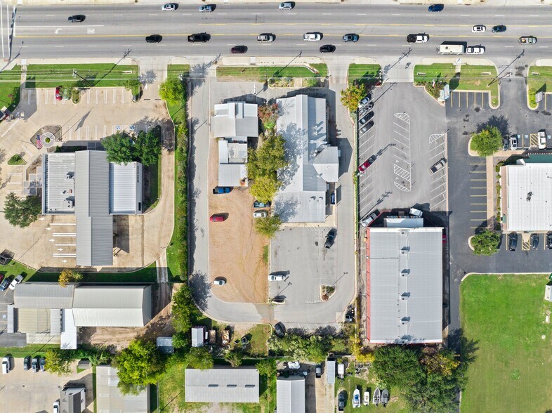 More Photos Of 2411 N US Highway 281, Marble Falls Restaurant For Sale