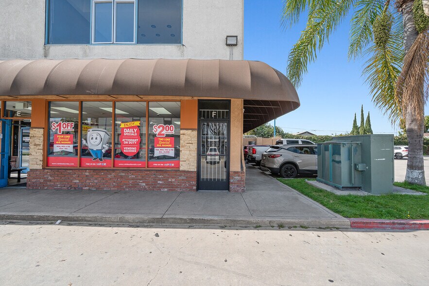 More Photos Of 2715 W 1st St, Santa Ana Unknown For Lease