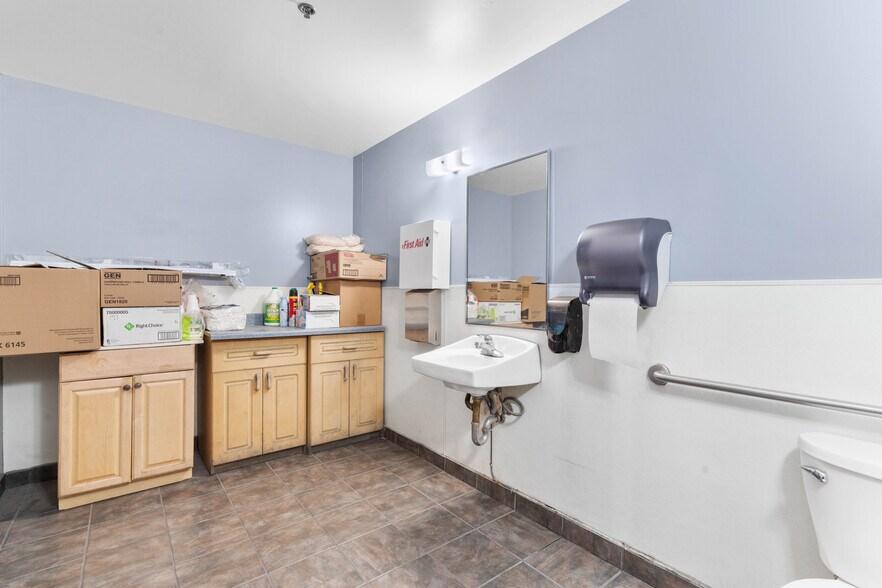 More Photos Of 31887 Corydon Rd, Lake Elsinore Warehouse For Sale