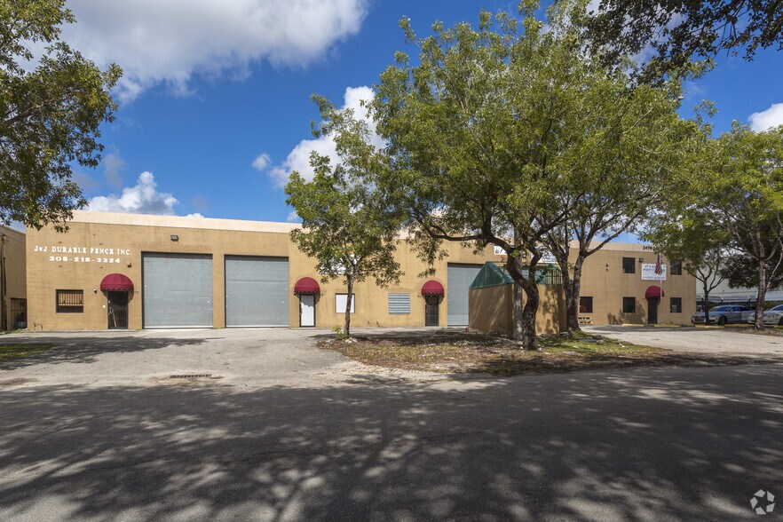 More Photos Of 2465-2473 W 80th St, Hialeah Warehouse For Lease