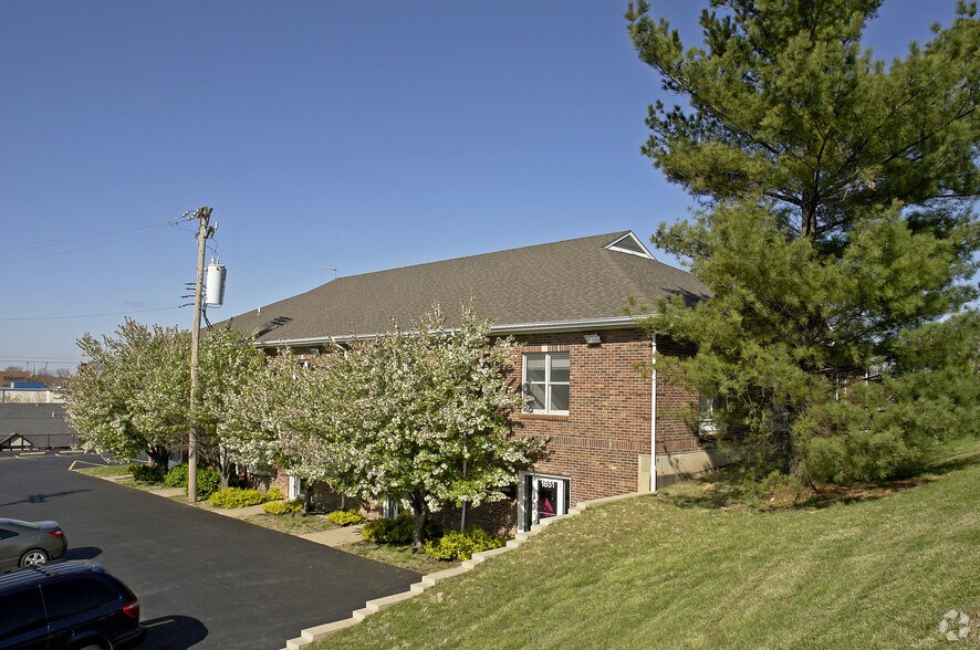 More Photos Of 1841-1861 Sherman Dr, Saint Charles Office For Lease