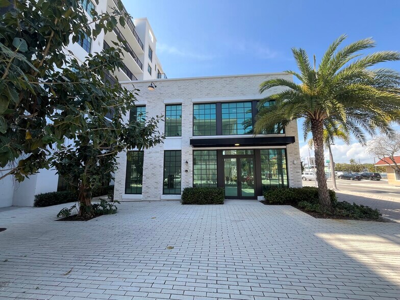 More Photos Of 1017 Lake Ave, Lake Worth Storefront Retail Office For Lease