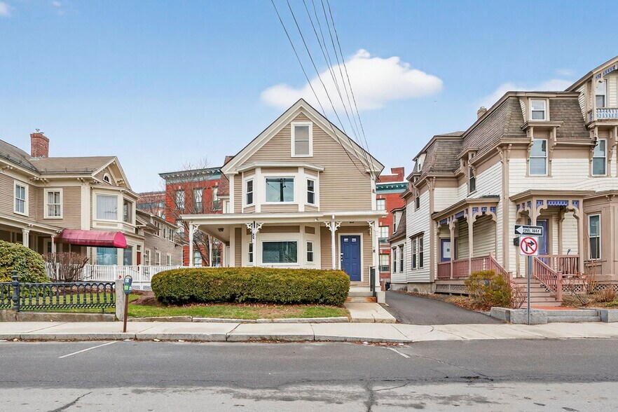 More Photos Of 35 E Pearl St, Nashua Office For Sale