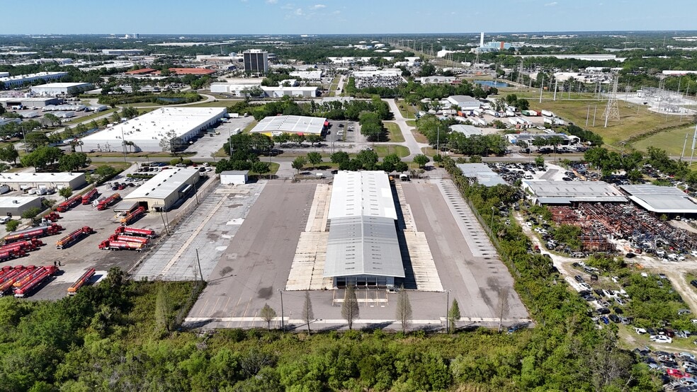 More Photos Of 9801 Palm River Rd, Tampa Truck Terminal For Lease
