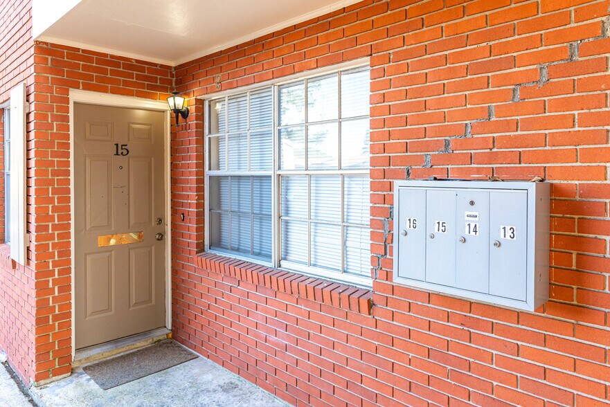 More Photos Of 2008 Oak Grove Rd, Hattiesburg Apartments For Sale