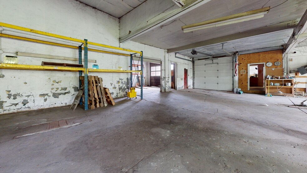 More Photos Of 99 Delaware St, Walton General Retail For Sale