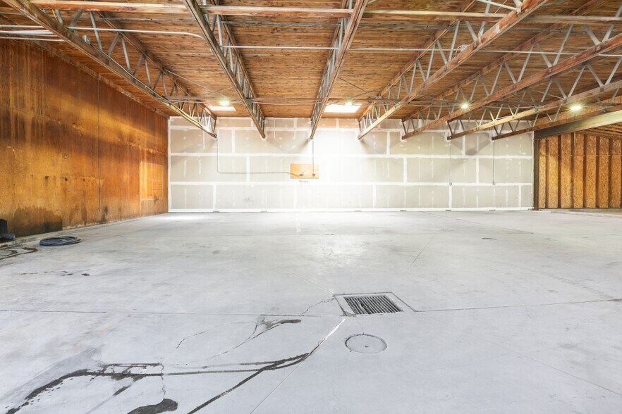 More Photos Of 49 W Burton Ave, Salt Lake City Warehouse For Lease