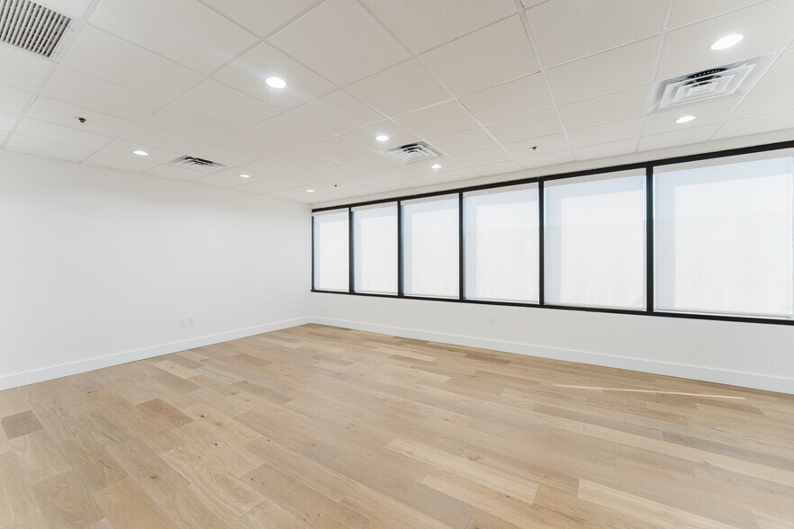 More Photos Of 40 SE 5th St, Boca Raton Office For Lease