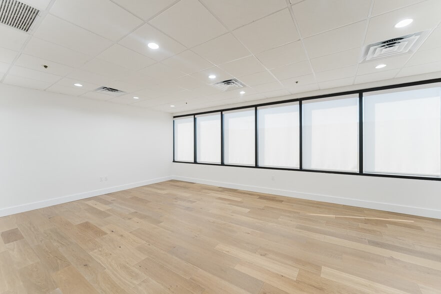 More Photos Of 40 SE 5th St, Boca Raton Office For Lease