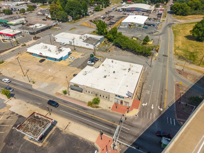 More Photos Of 3306-3308 Pike Ave, North Little Rock Storefront For Sale