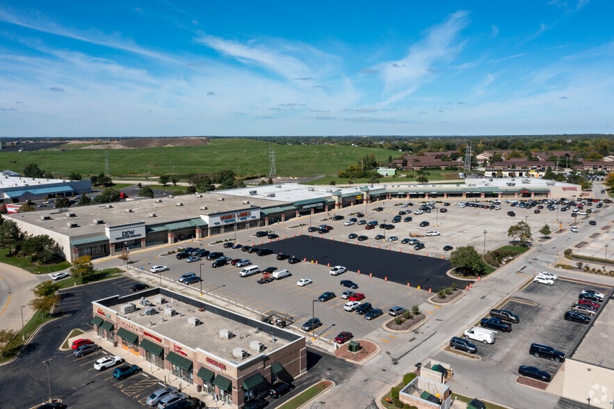 More Photos Of 2308-2406 S Green Bay Rd, Racine General Retail For Lease