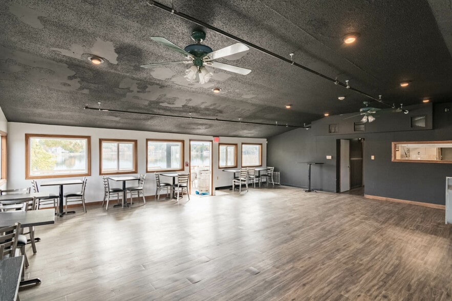 More Photos Of 141 Congamond Rd, Southwick Restaurant For Lease