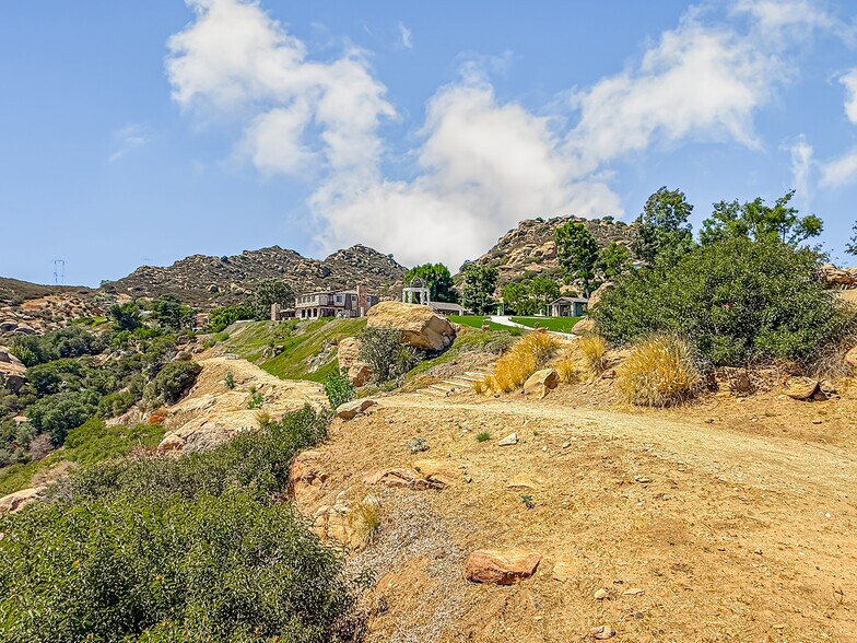 More Photos Of 10200 Lilac Ln, Chatsworth Specialty For Sale