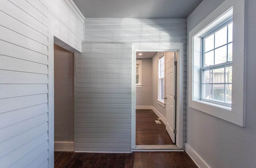 More Photos Of 1103 17th Ave S, Nashville Office For Lease