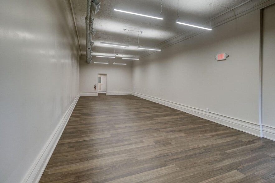 More Photos Of 973-975 Mount Vernon Ave, Columbus Storefront Retail Residential For Lease